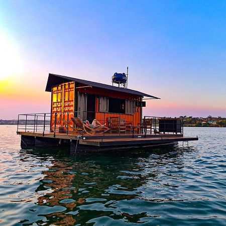 House Boat "Faroeste Caboclo" บราซิเลีย ภายนอก รูปภาพ
