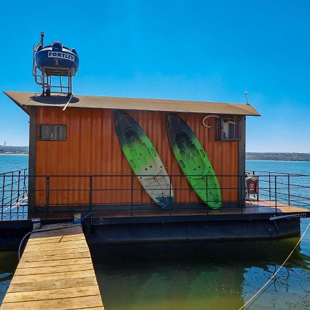 House Boat "Faroeste Caboclo" บราซิเลีย ภายนอก รูปภาพ