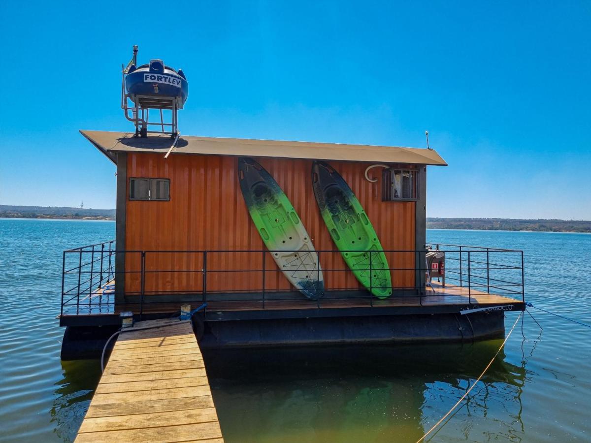 House Boat "Faroeste Caboclo" บราซิเลีย ภายนอก รูปภาพ